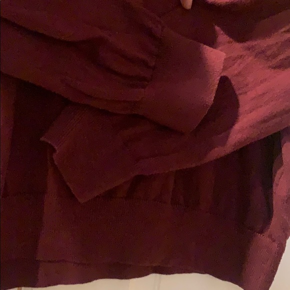 🌼 3/$18. L.L. Bean cotton/cashmere sweater size L burgundy - Picture 7 of 7
